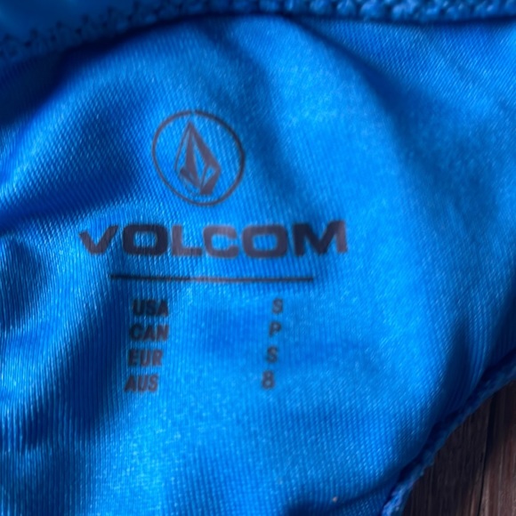 Volcom 2 piece Bikini set. Size Small - Picture 5 of 6